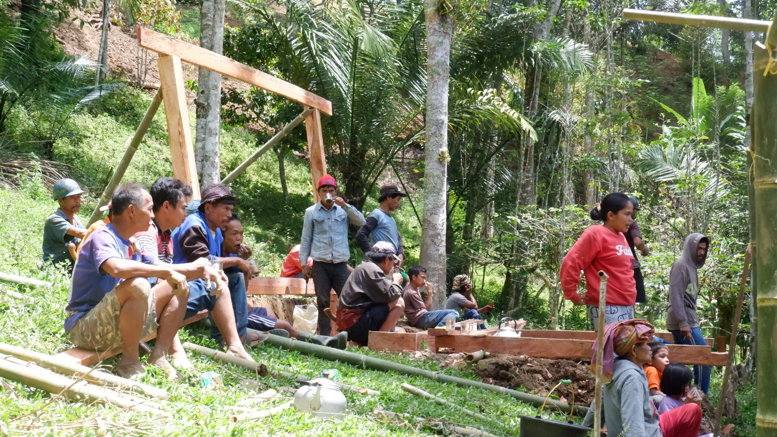 DSCF0392-scaled DESA RANDANBATU – PEMBANGUNAN NURSERY, PENGADAAN BIBIT, DAN PENGISIAN POLYBAG